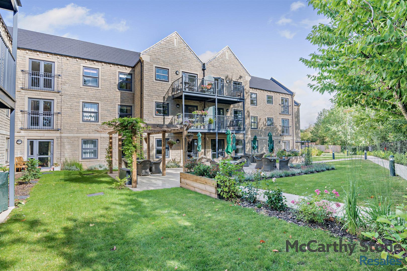 Summer Court, Burley In Wharfedale