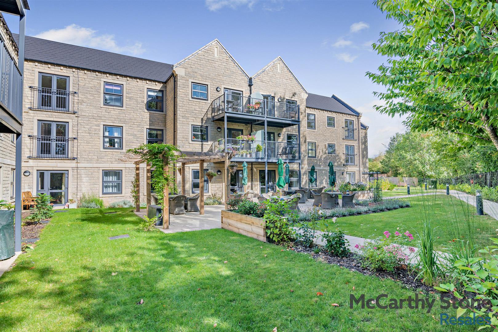 Summer Court, Burley In Wharfedale