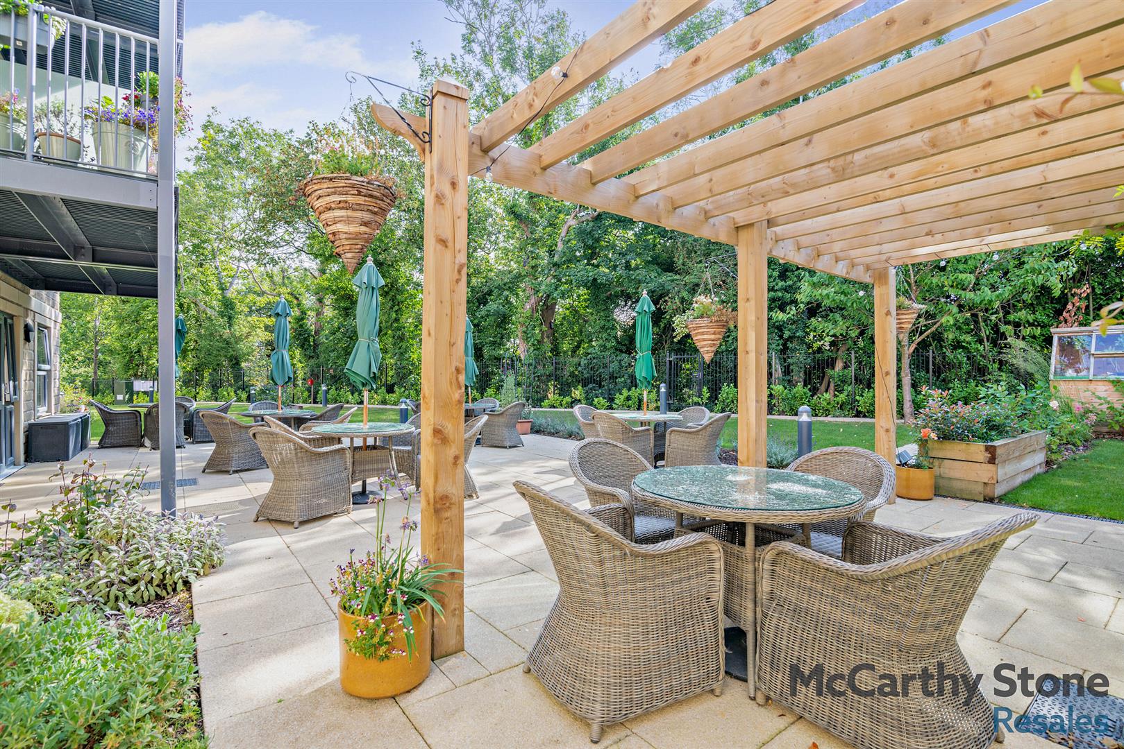 Summer Court, Burley In Wharfedale