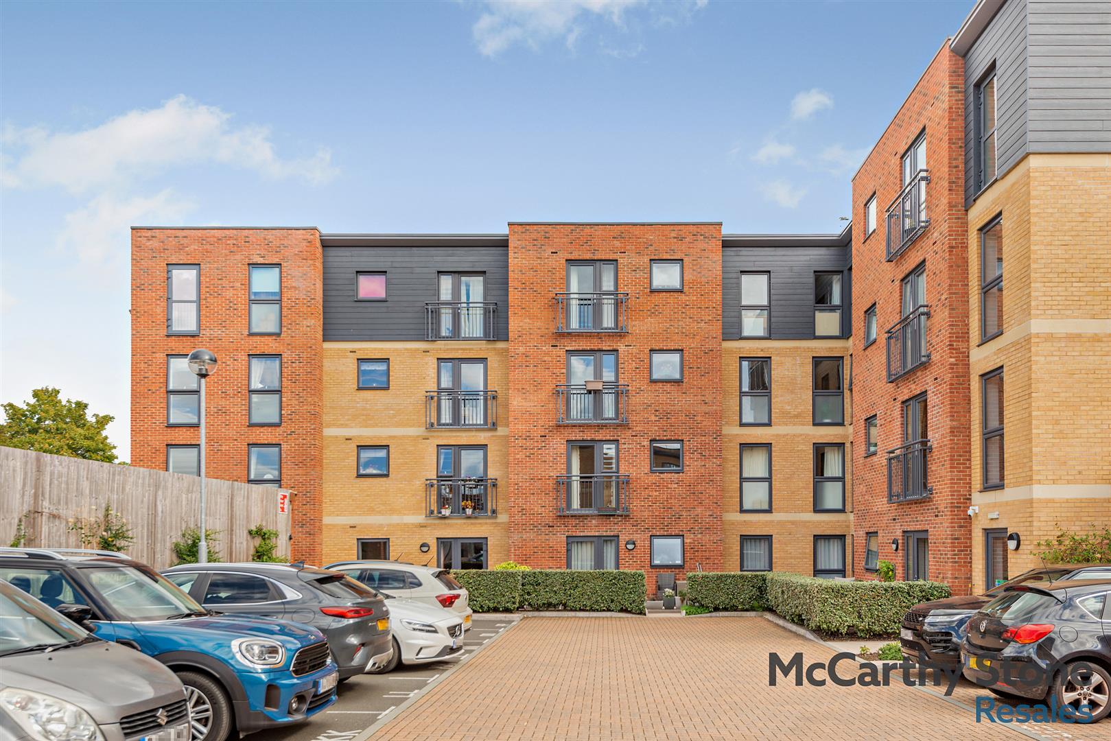 Turner Place, The Moors, Thatcham RG19 4AT