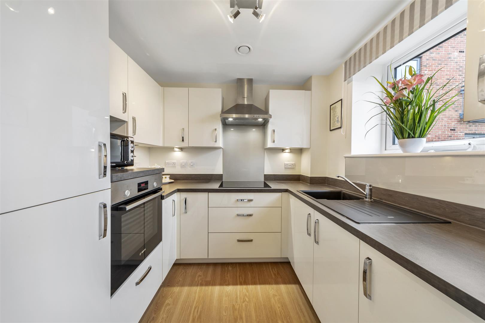Turner Place, The Moors, Thatcham RG19 4AT