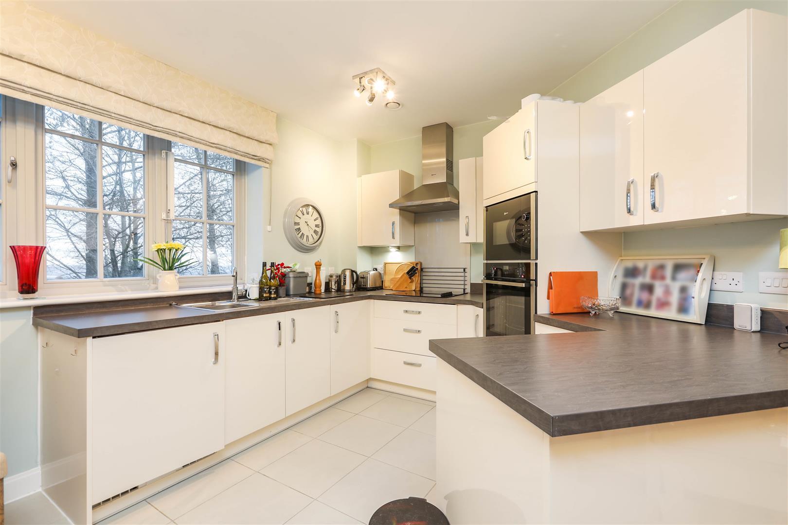 Hawkesbury Place, Fosseway, Stow on the Wold, GL54 1FF