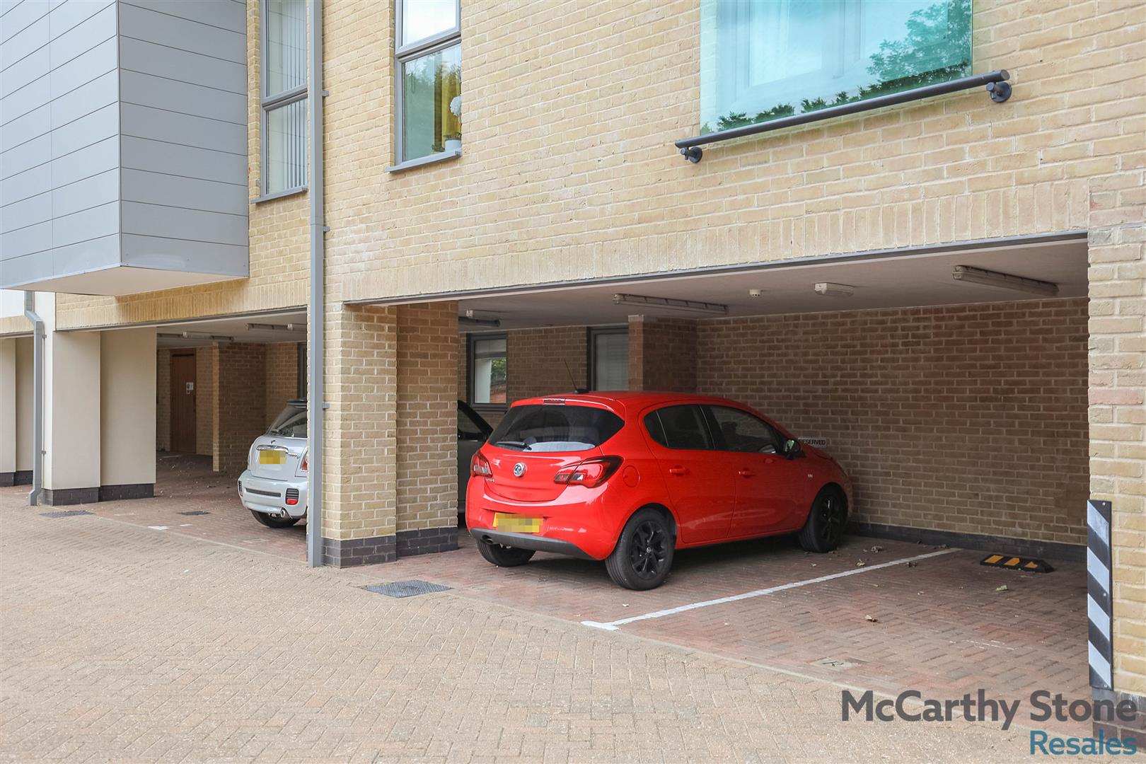 Elm Tree Court, High Street, Huntingdon