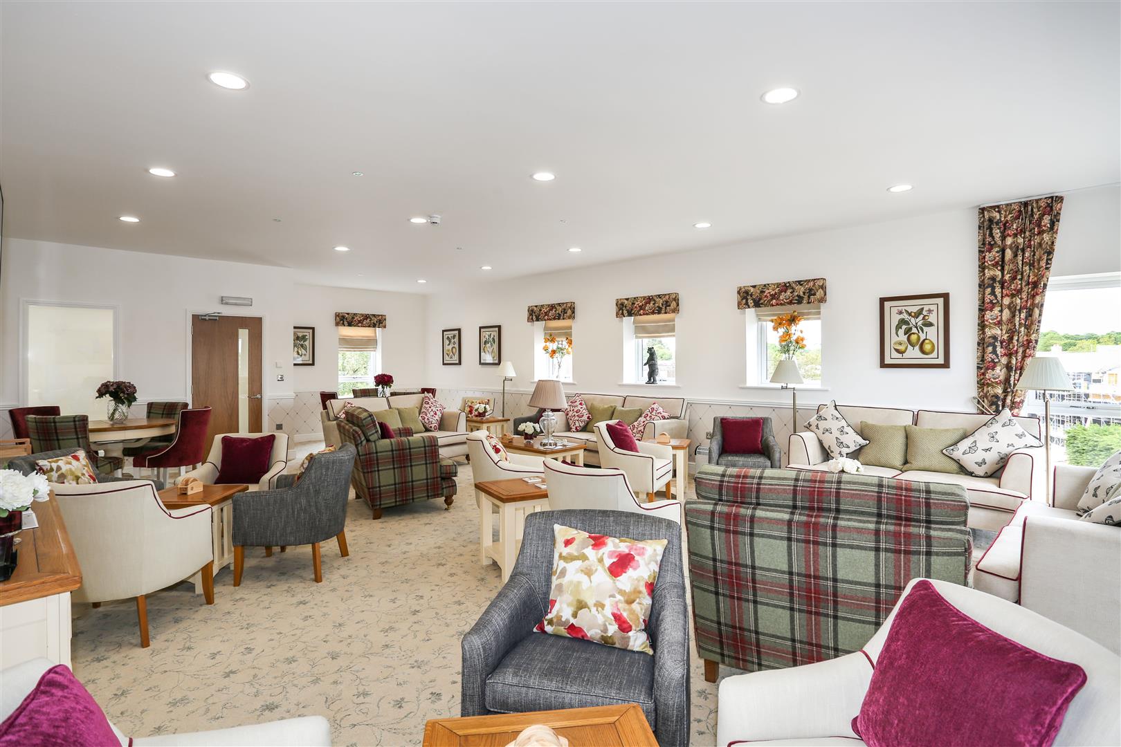 Elm Tree Court, High Street, Huntingdon