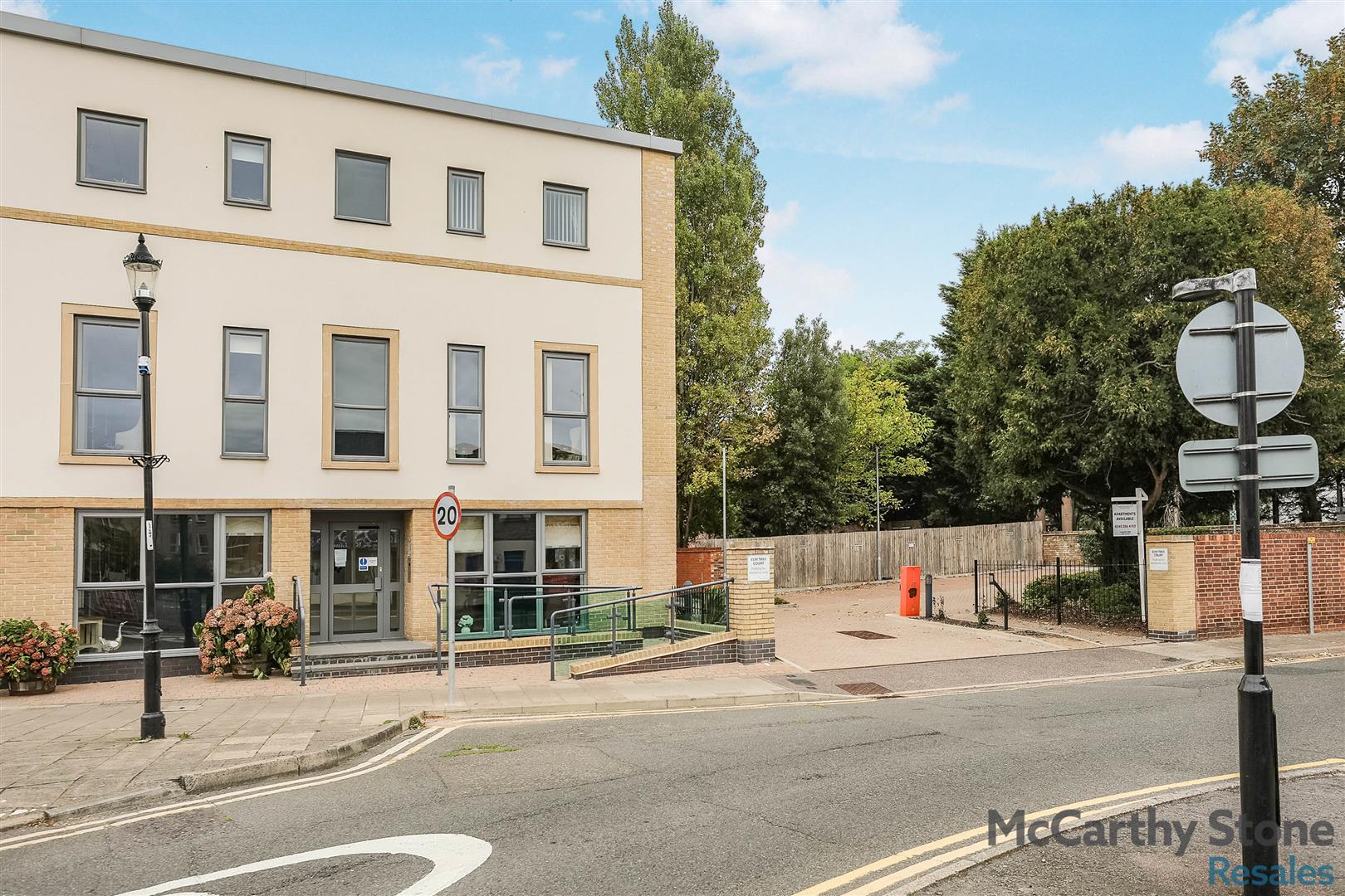 Elm Tree Court, High Street, Huntingdon