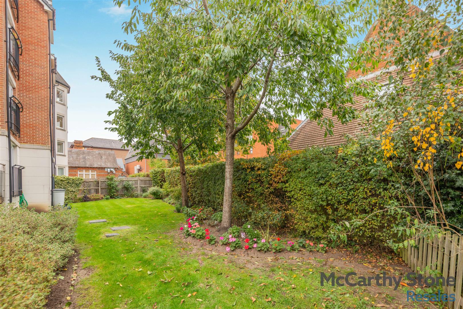 Crayshaw Court, Abbotsmead Place, Caversham, Reading