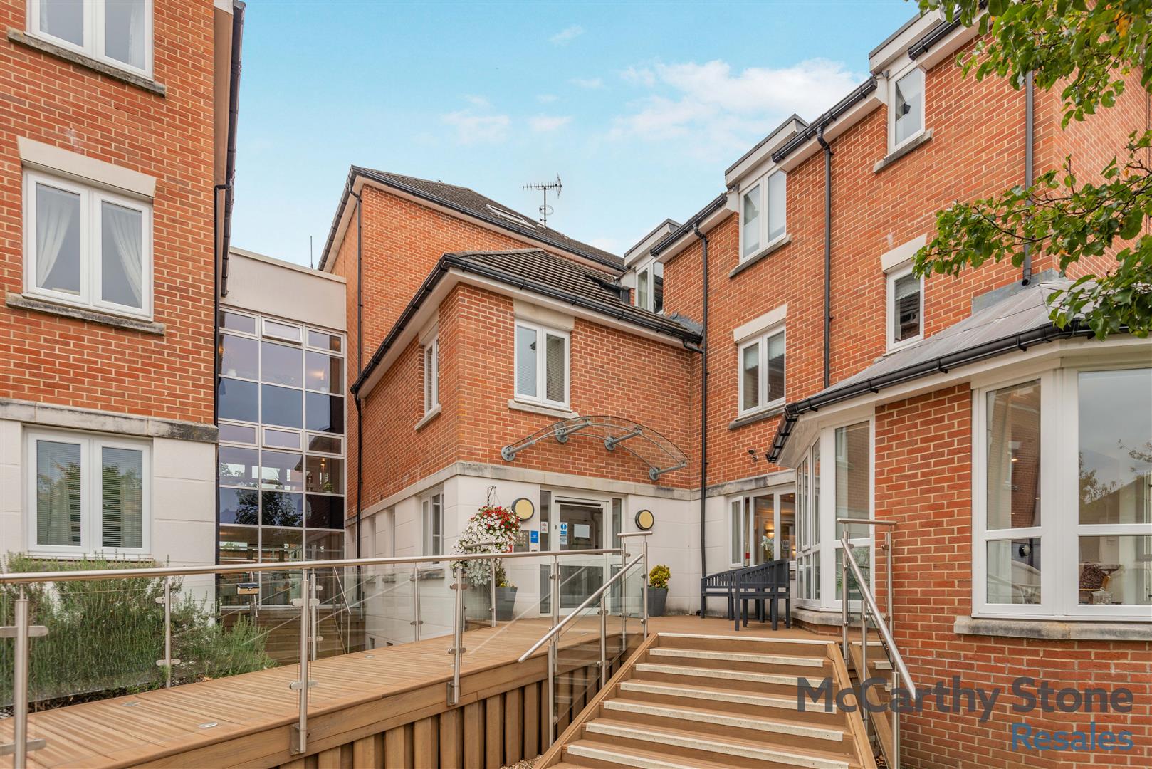 Crayshaw Court, Abbotsmead Place, Caversham, Reading