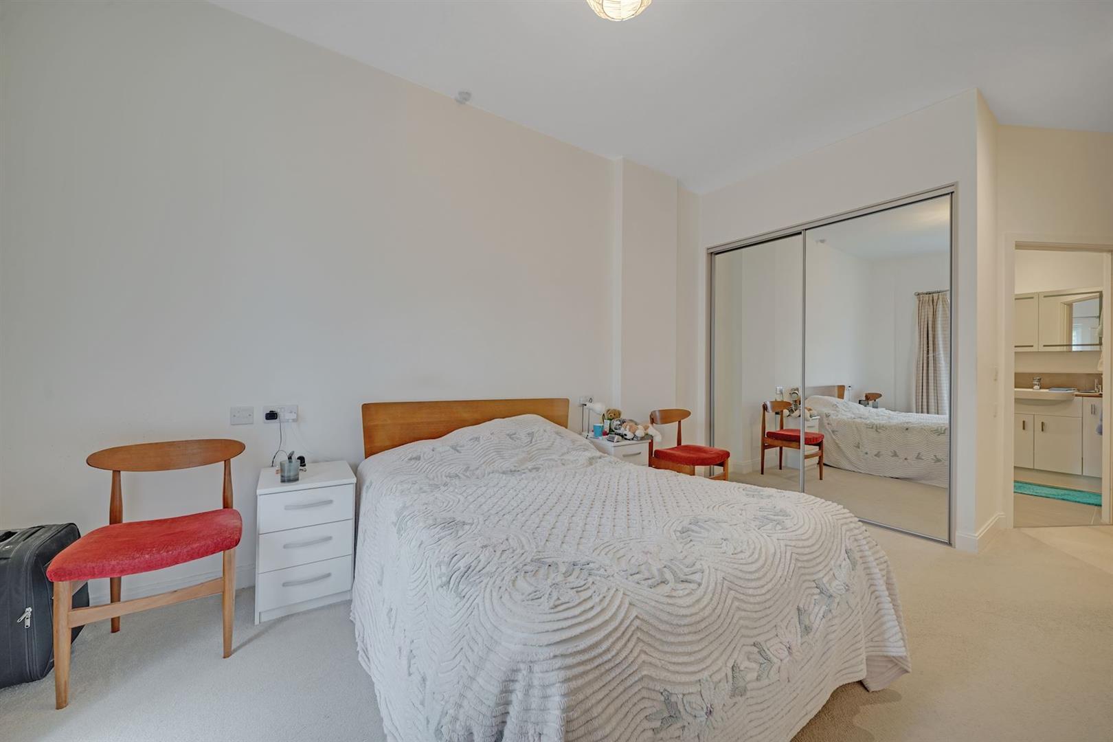 Queens Road, Weybridge