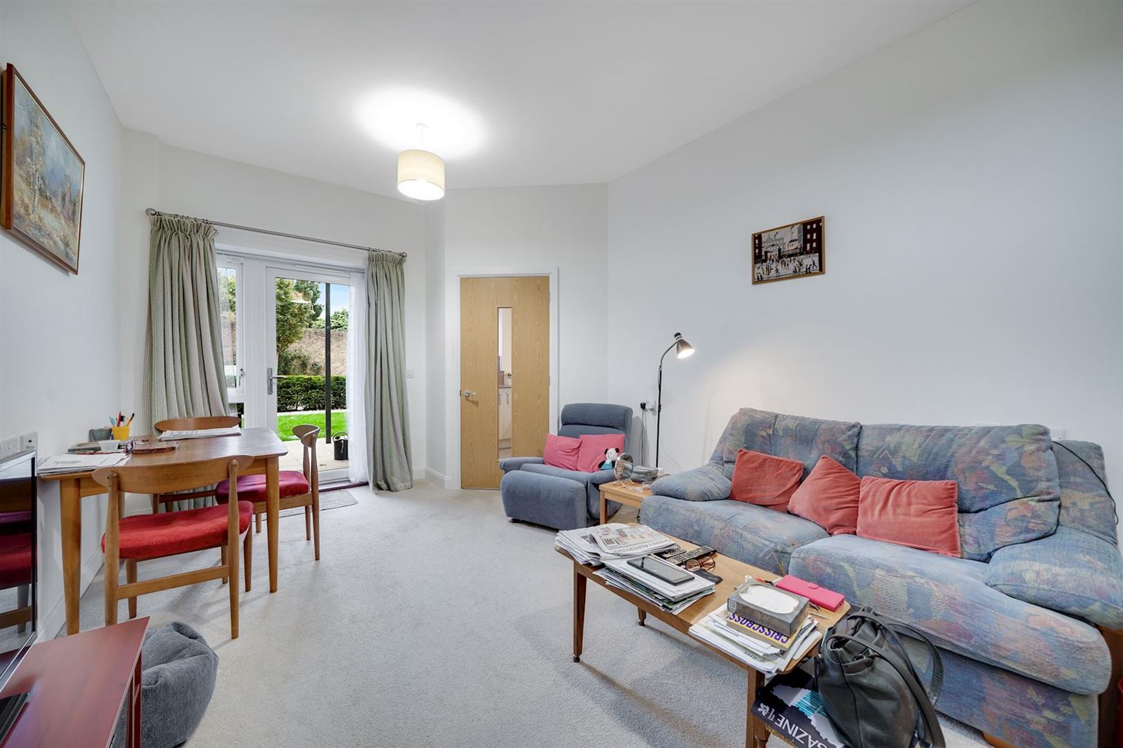 Queens Road, Weybridge