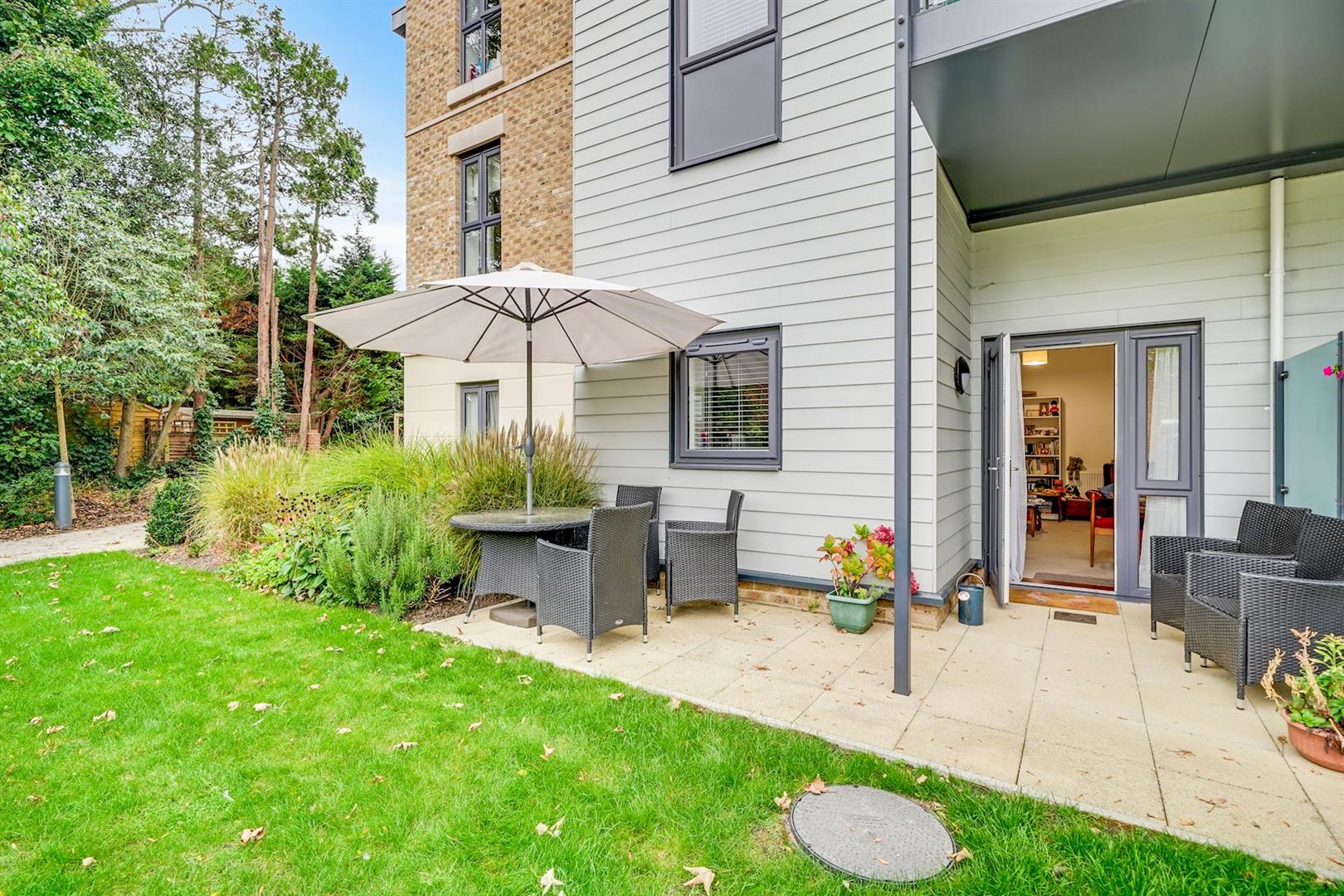 Queens Road, Weybridge