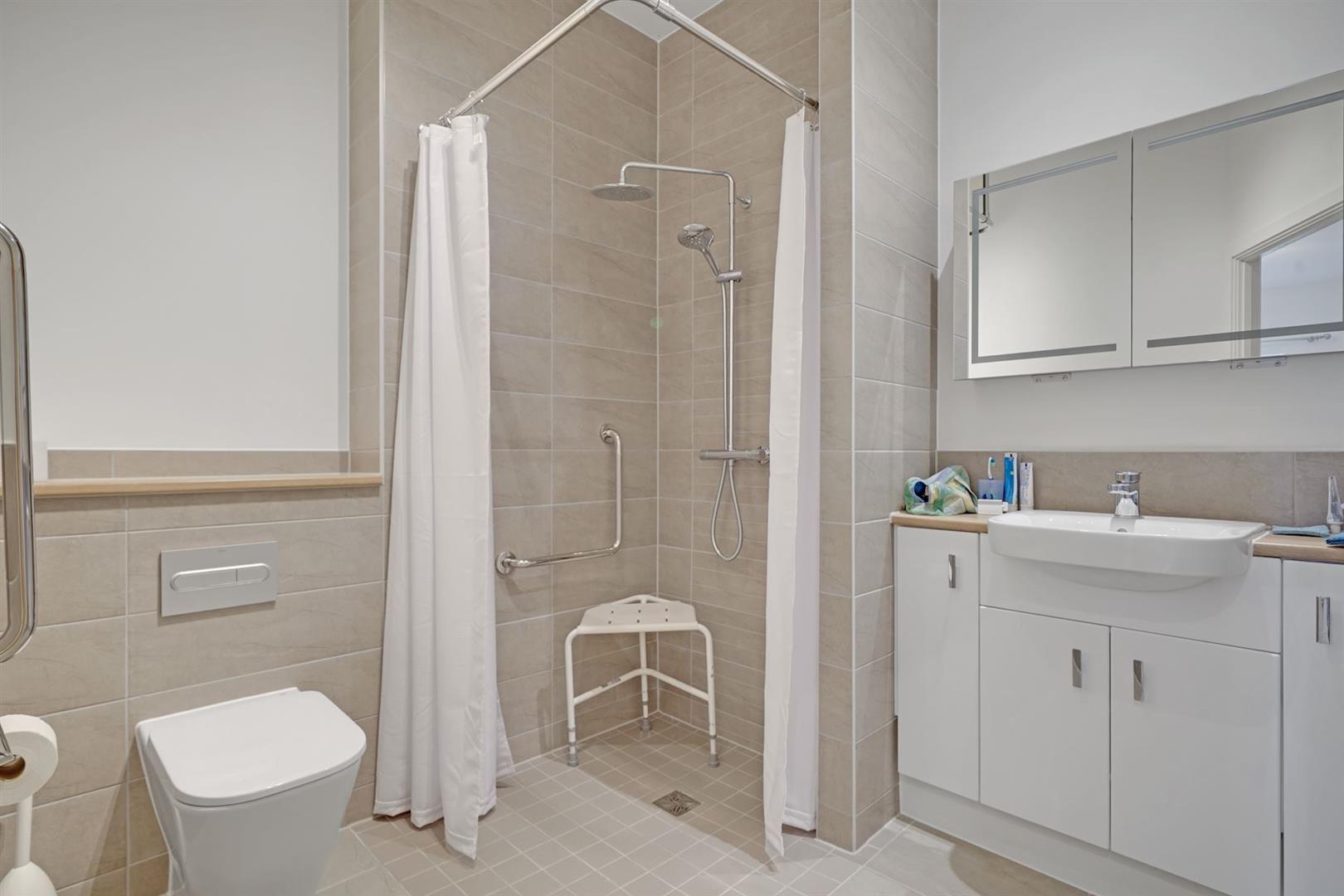 Queens Road, Weybridge