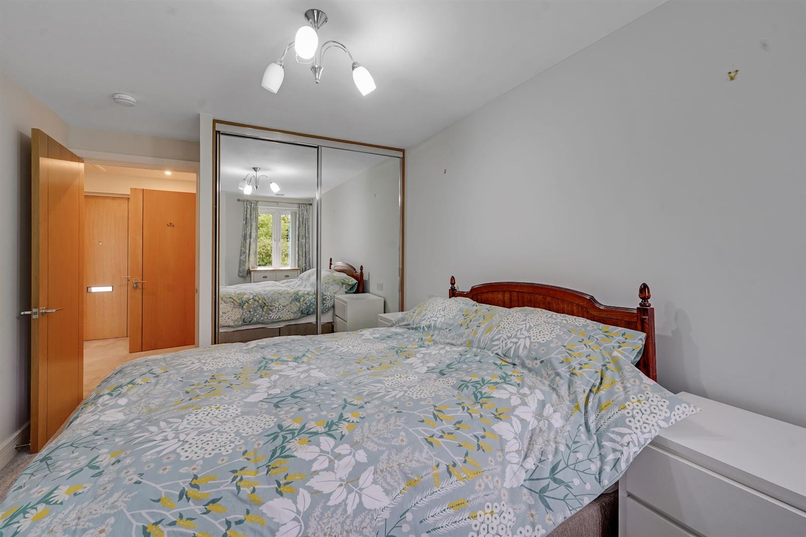 White Hart Lane, Romford