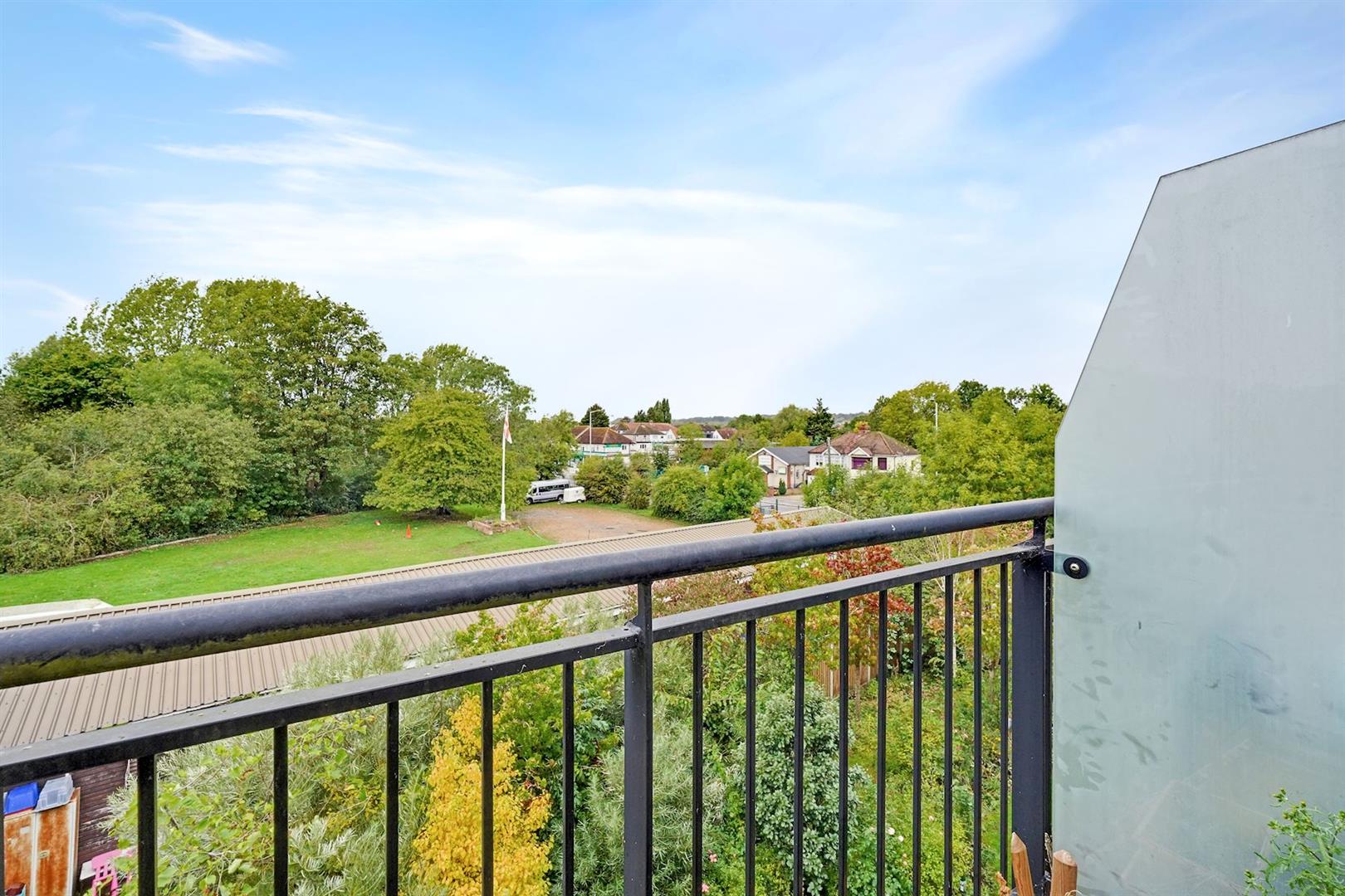 White Hart Lane, Romford