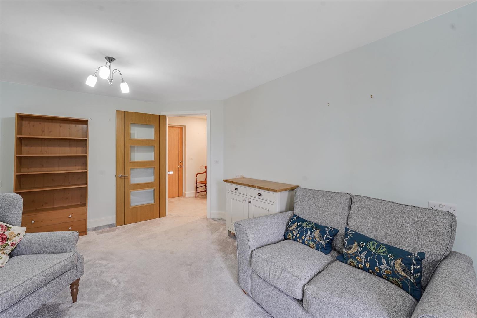 White Hart Lane, Romford