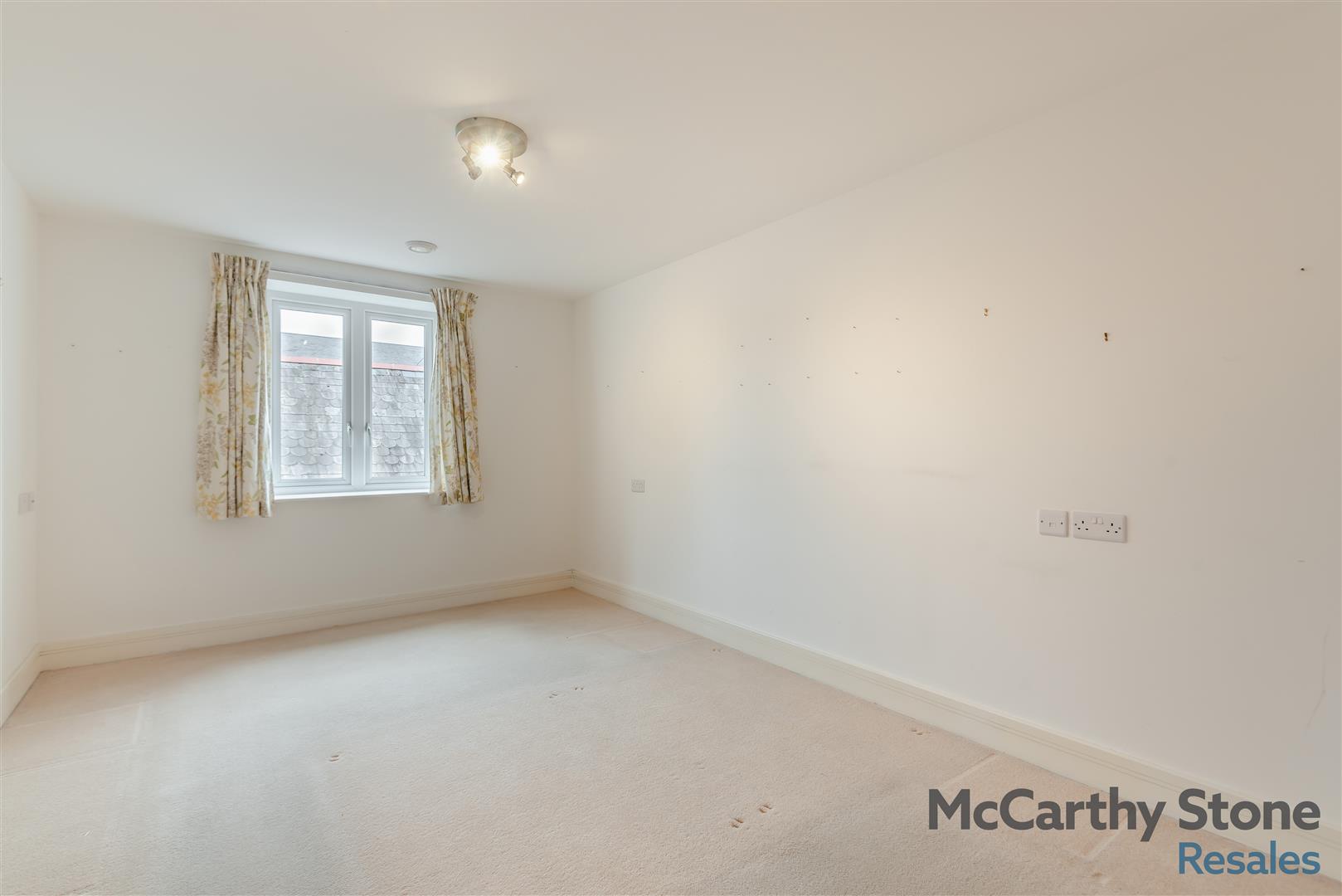 Abbotsmead Place, Caversham