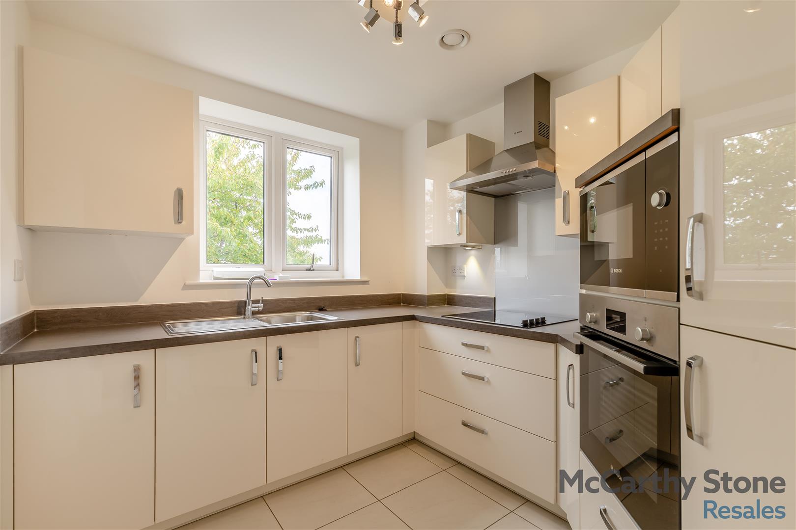 Oakhill Place, High View, Bedford, Bedfordshire, MK41 8FB