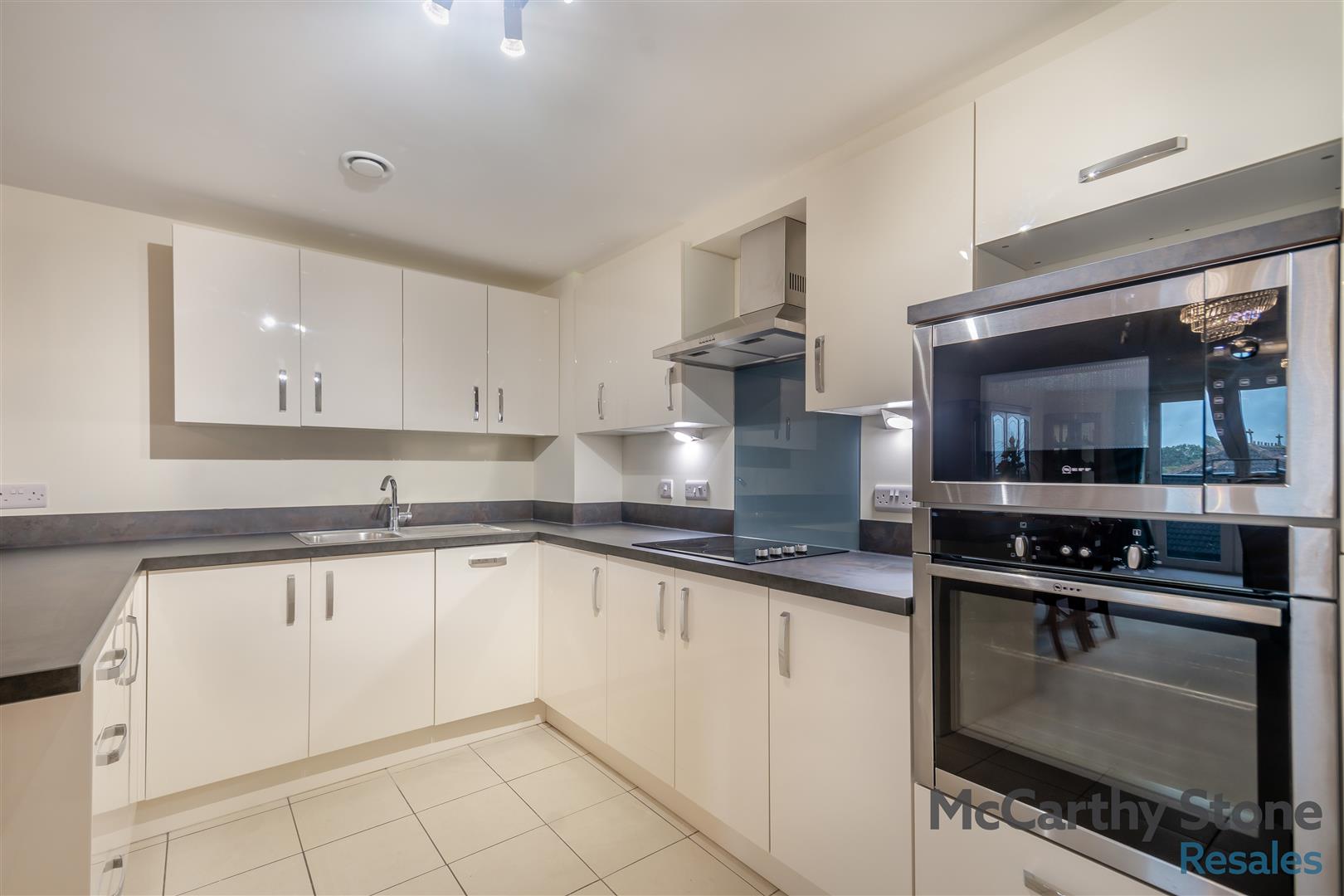 Devonshire Grange, Devonshire Avenue, Roundhay, Leeds, LS8 1AN