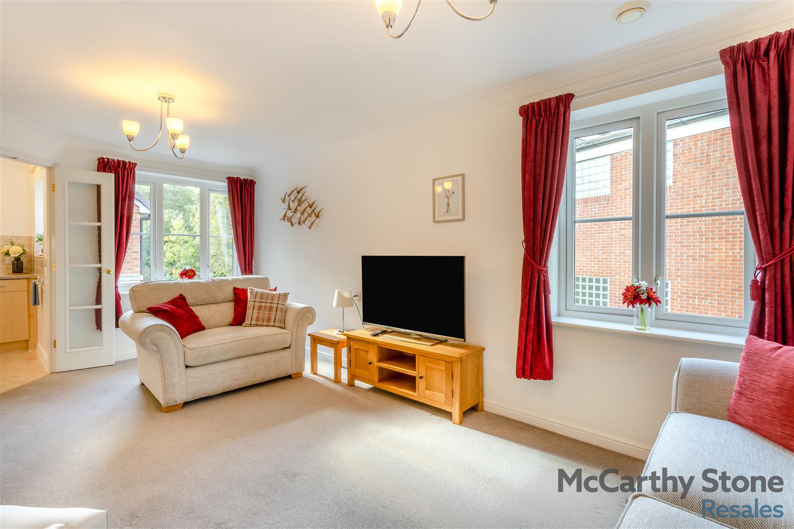 High Street South, Rushden, Northamptonshire, NN10 0FR