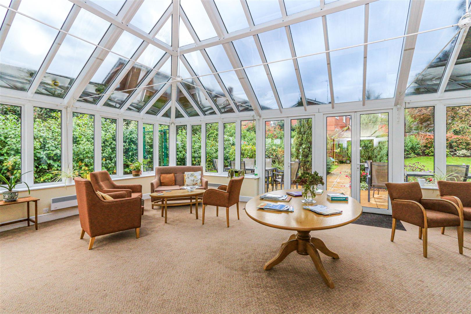 High Street South, Rushden, Northamptonshire, NN10 0FR