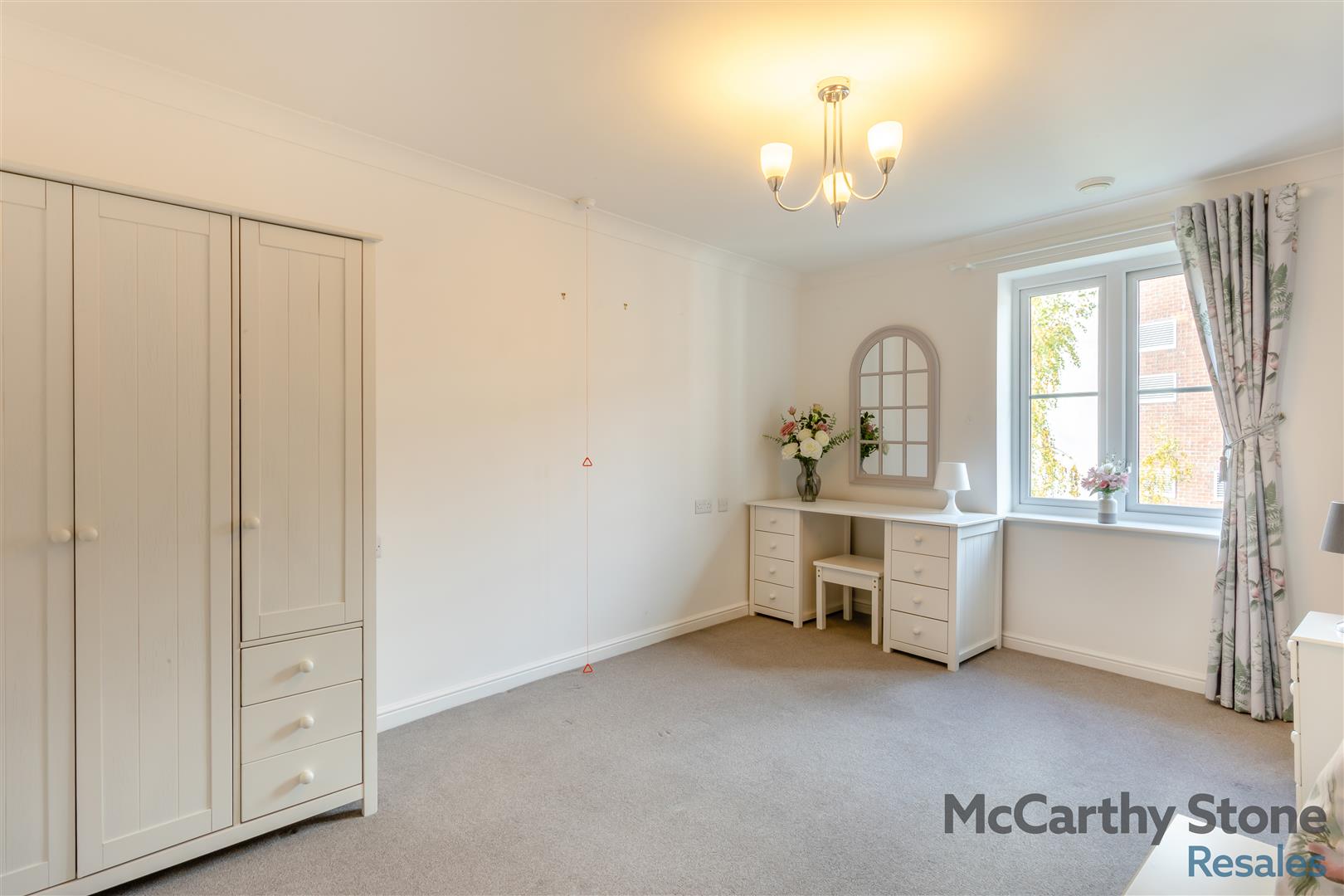 High Street South, Rushden, Northamptonshire, NN10 0FR