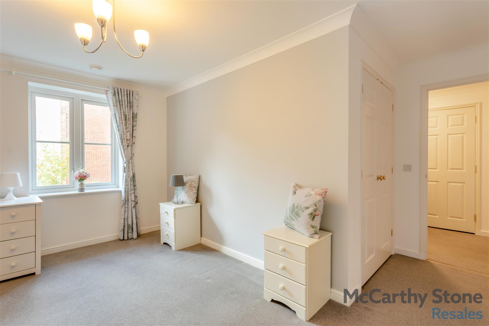 High Street South, Rushden, Northamptonshire, NN10 0FR