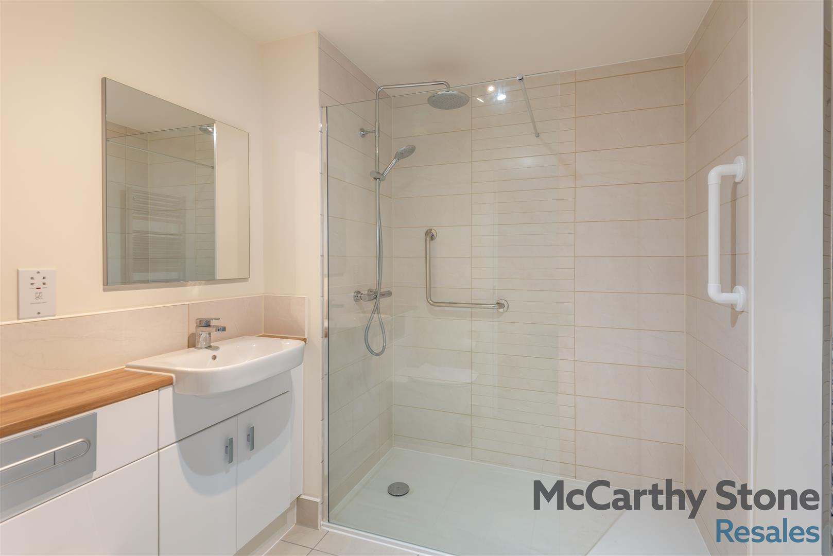 4 Samuel House, Westpole Avenue, Barnet EN4 0FP