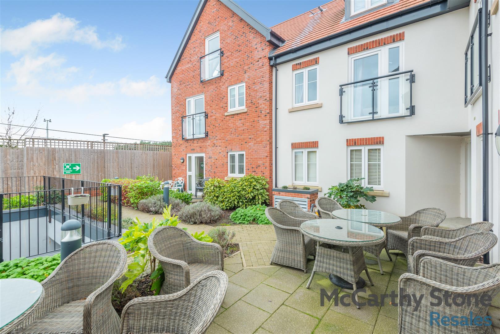 4 Samuel House, Westpole Avenue, Barnet EN4 0FP