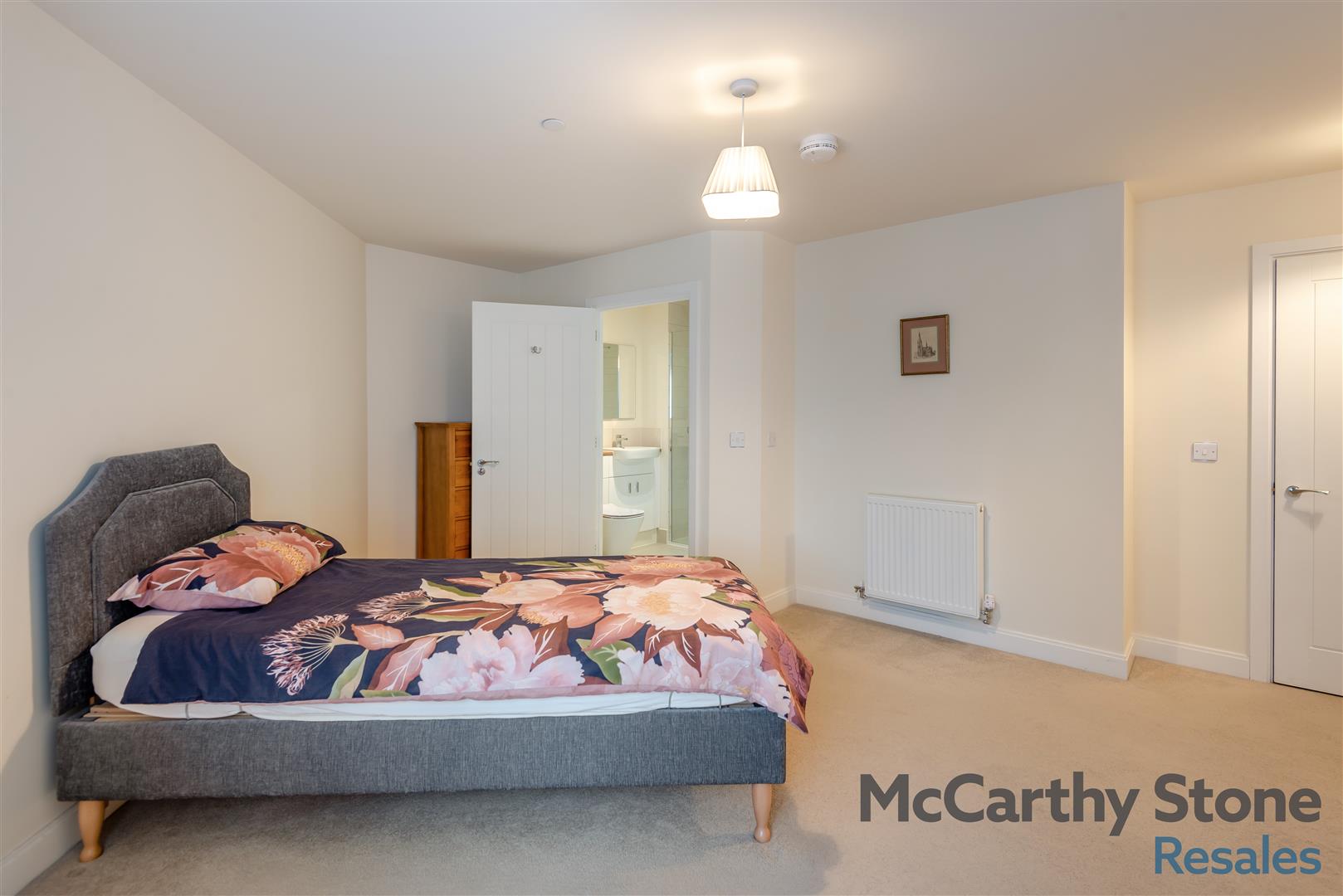 4 Samuel House, Westpole Avenue, Barnet EN4 0FP