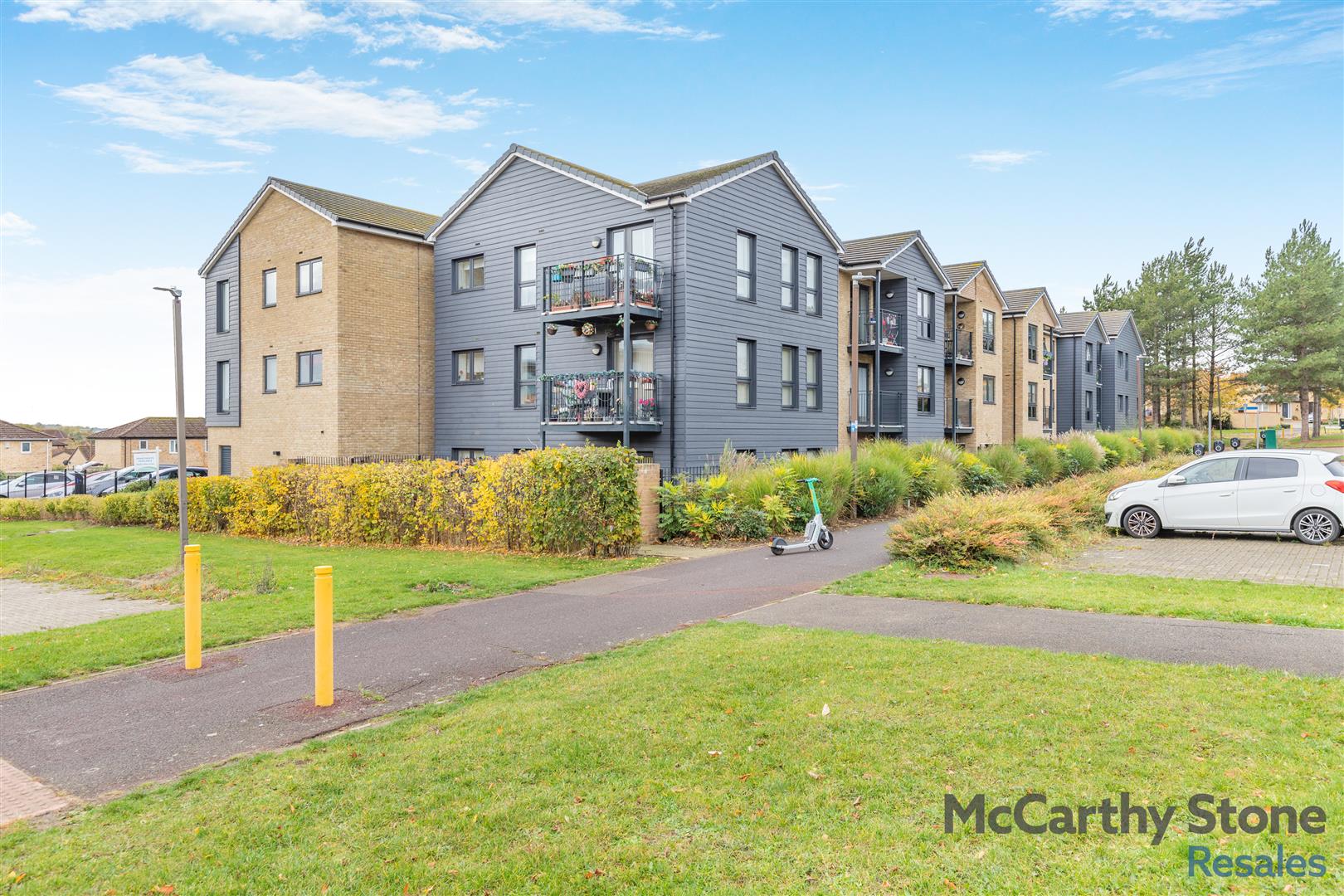 Hindhead Knoll, Walnut Tree, Milton Keynes