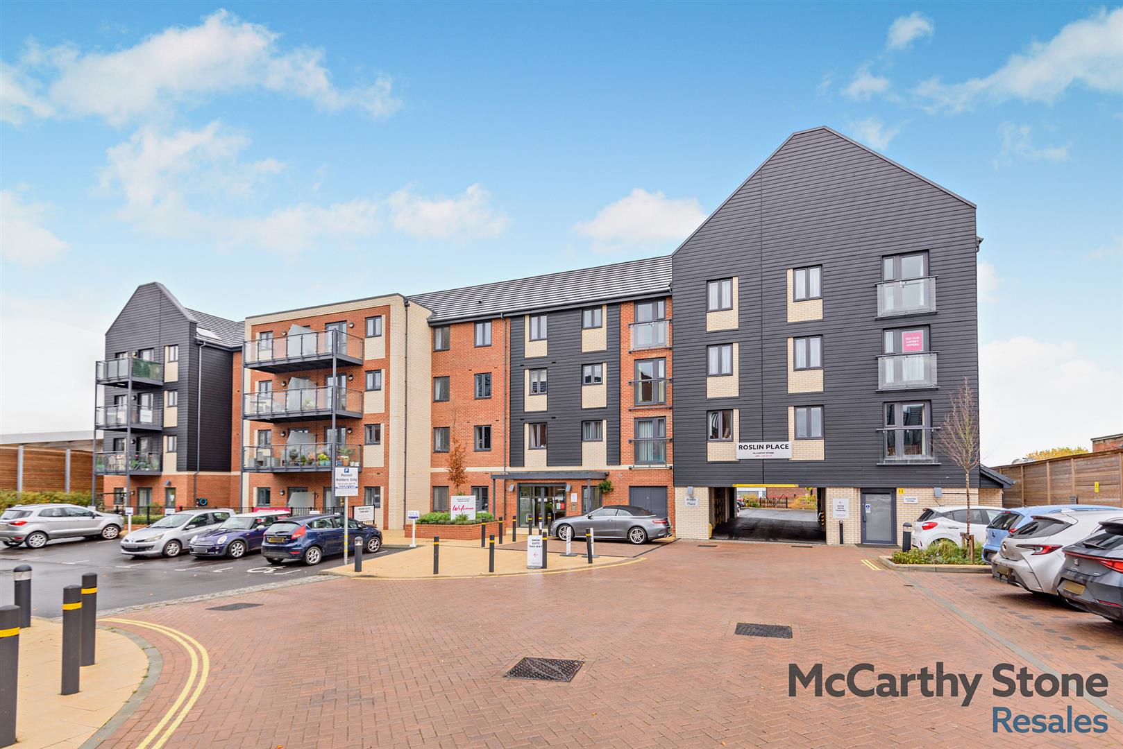 Roslin Place, Station Road, Hook, RG27 9GU