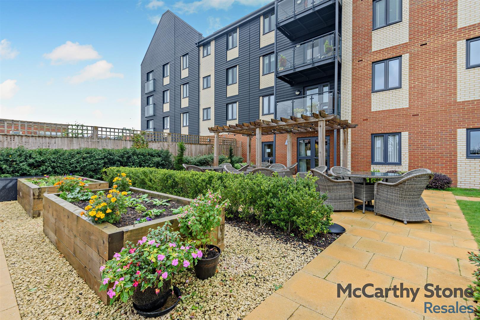 Roslin Place, Station Road, Hook, RG27 9GU