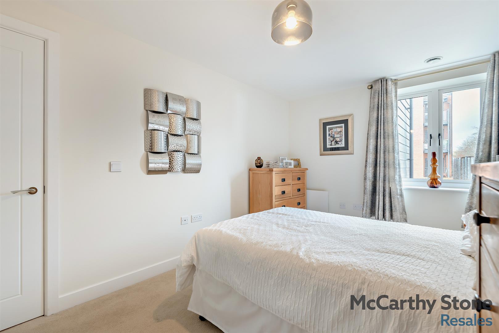 Roslin Place, Station Road, Hook, RG27 9GU