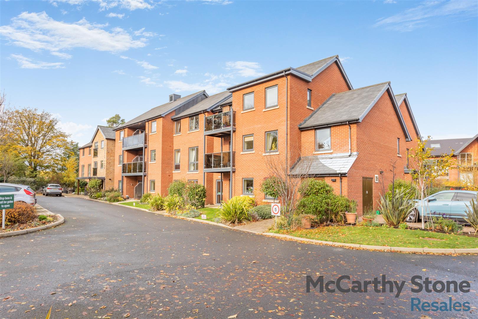 Lonsdale Park, Barleythorpe Road, Oakham, LE15 6QJ