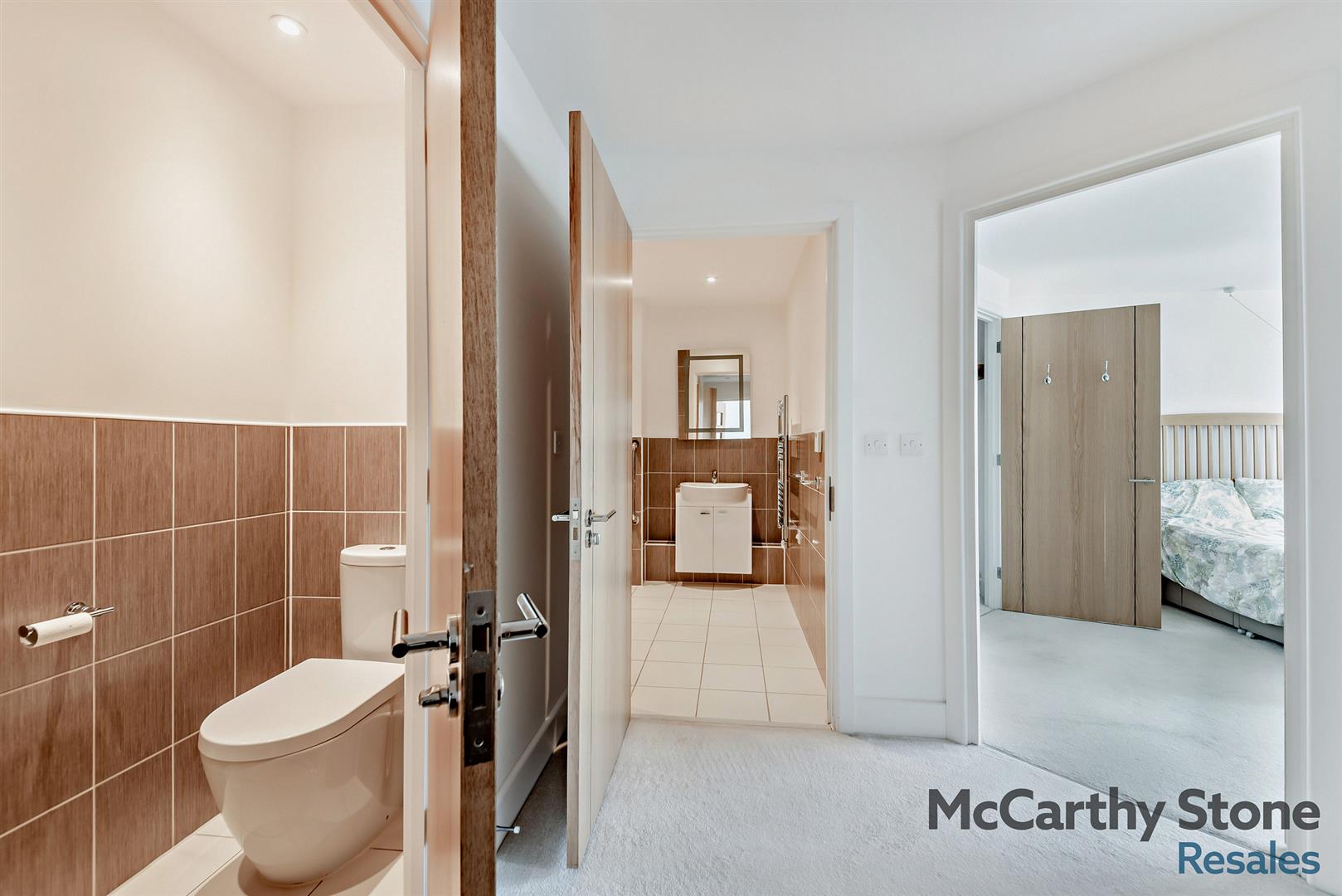 101-105 Fleet Road, Fleet