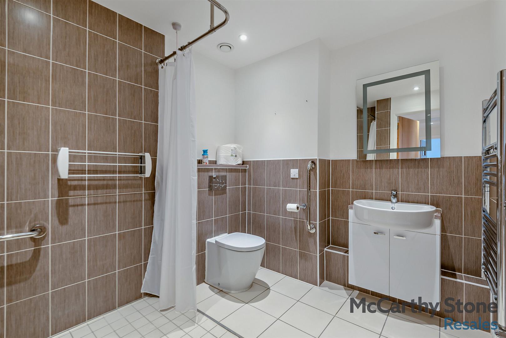 101-105 Fleet Road, Fleet