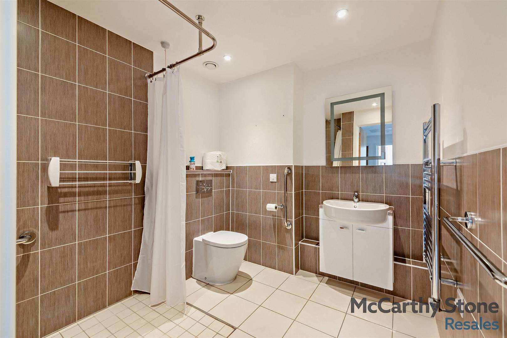 101-105 Fleet Road, Fleet