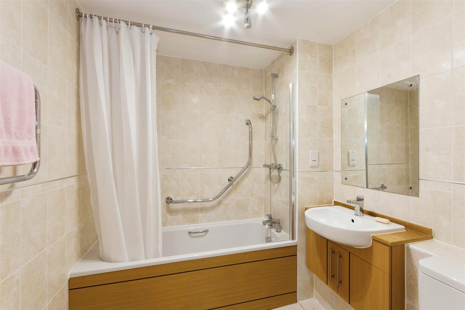 8 Westonia Court, 582-592 Wellingborough Road, Northampton