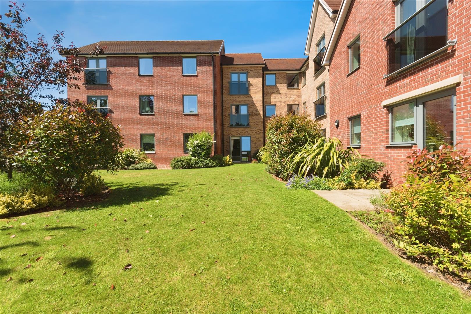 8 Westonia Court, 582-592 Wellingborough Road, Northampton