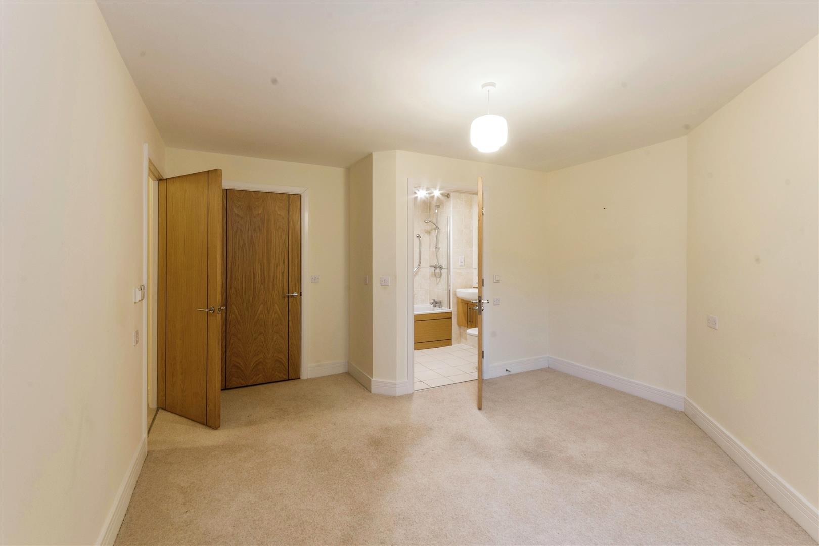 8 Westonia Court, 582-592 Wellingborough Road, Northampton