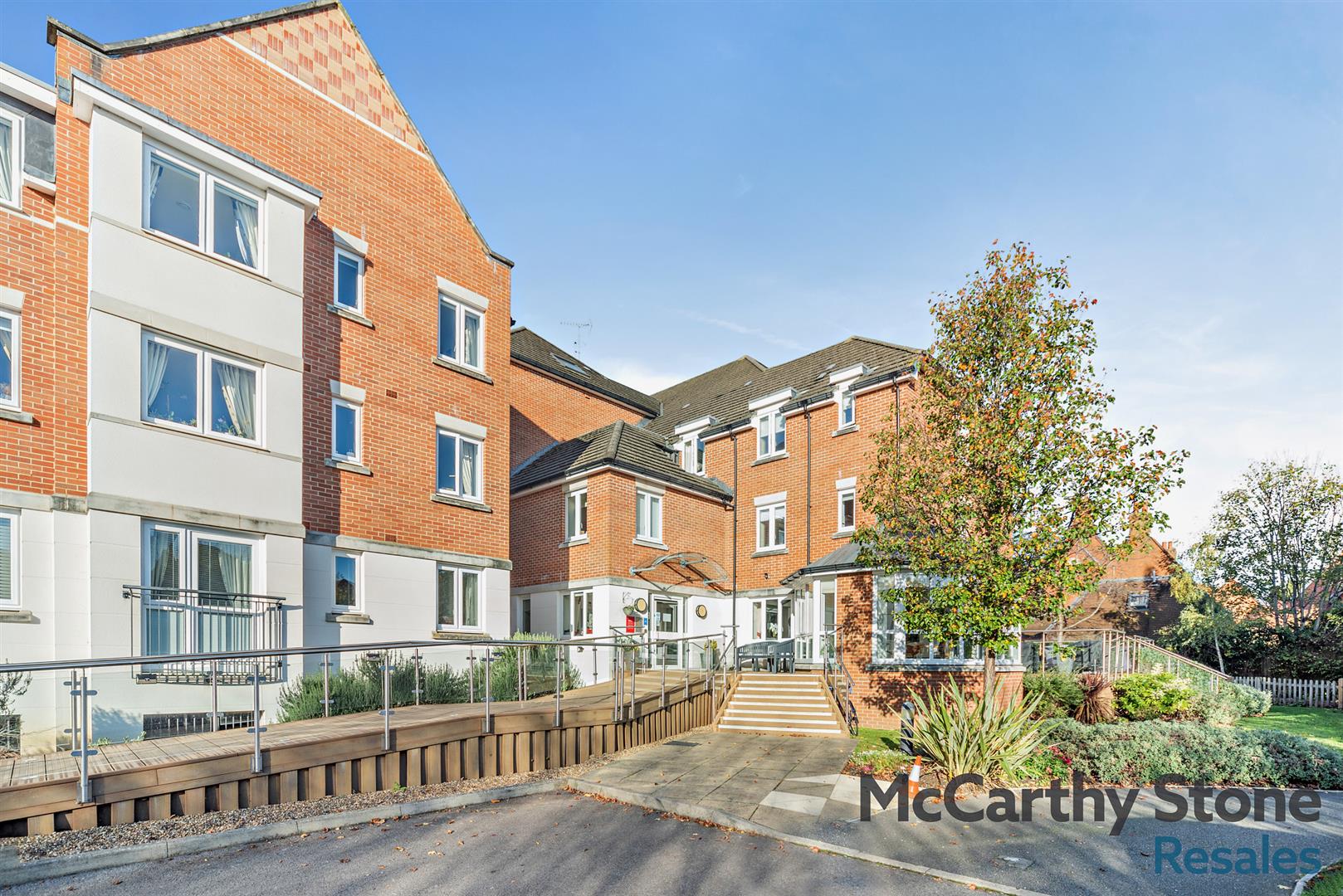 Abbotsmead Place, Caversham, Reading