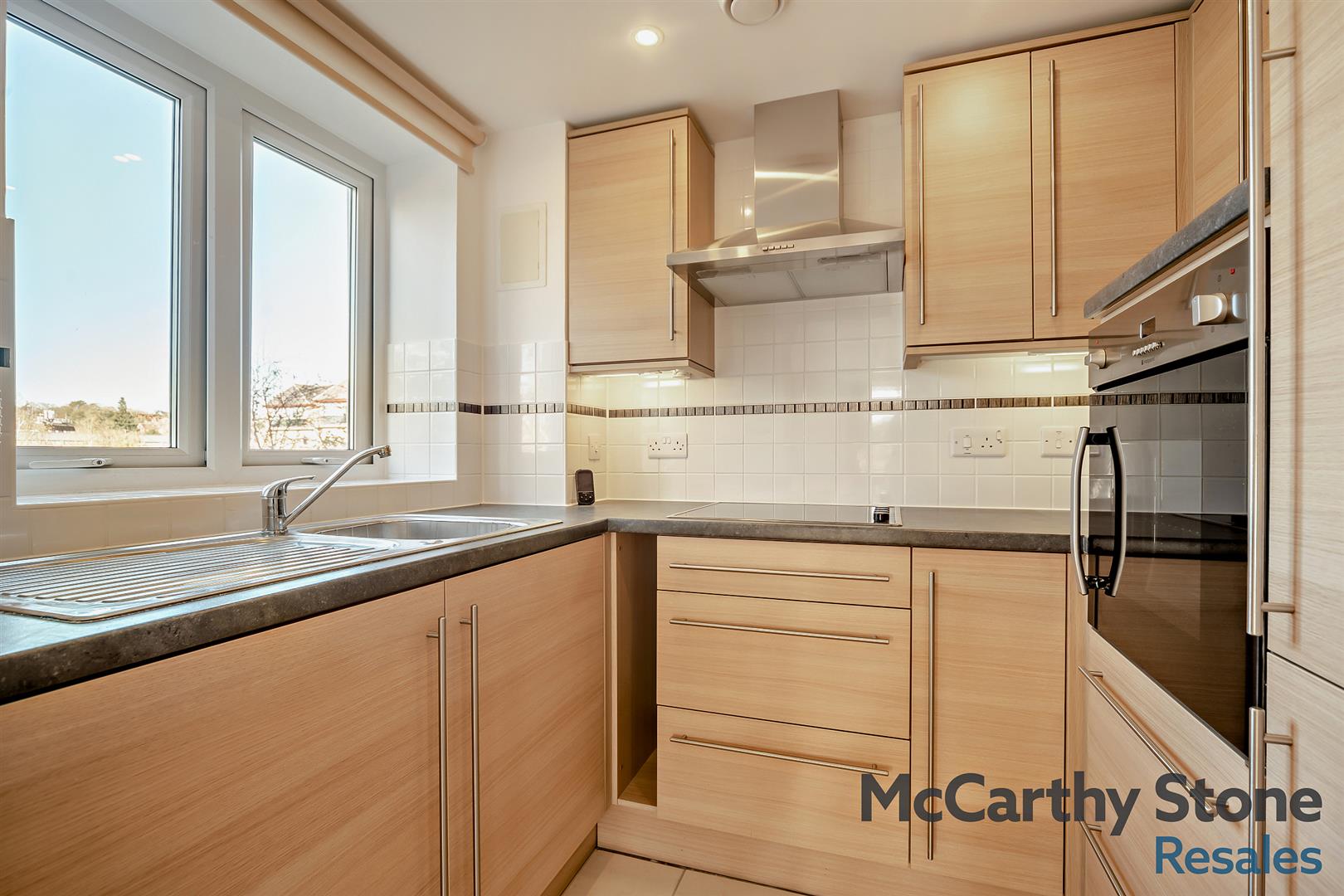 Abbotsmead Place, Caversham, Reading