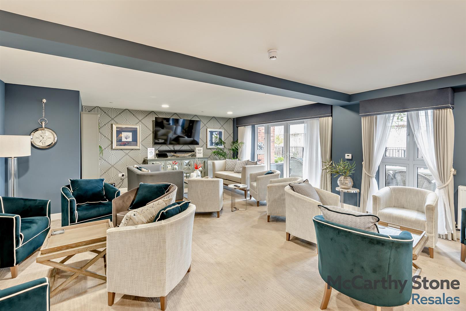 Westpole Avenue, Barnet