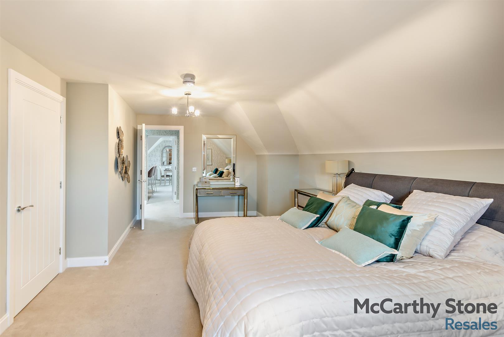 Westpole Avenue, Barnet