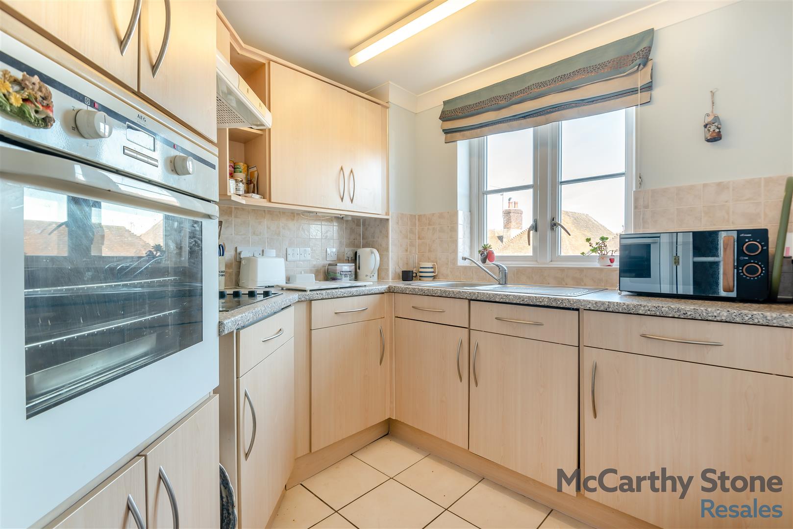 Caen Stone Court, Queen Street, Arundel