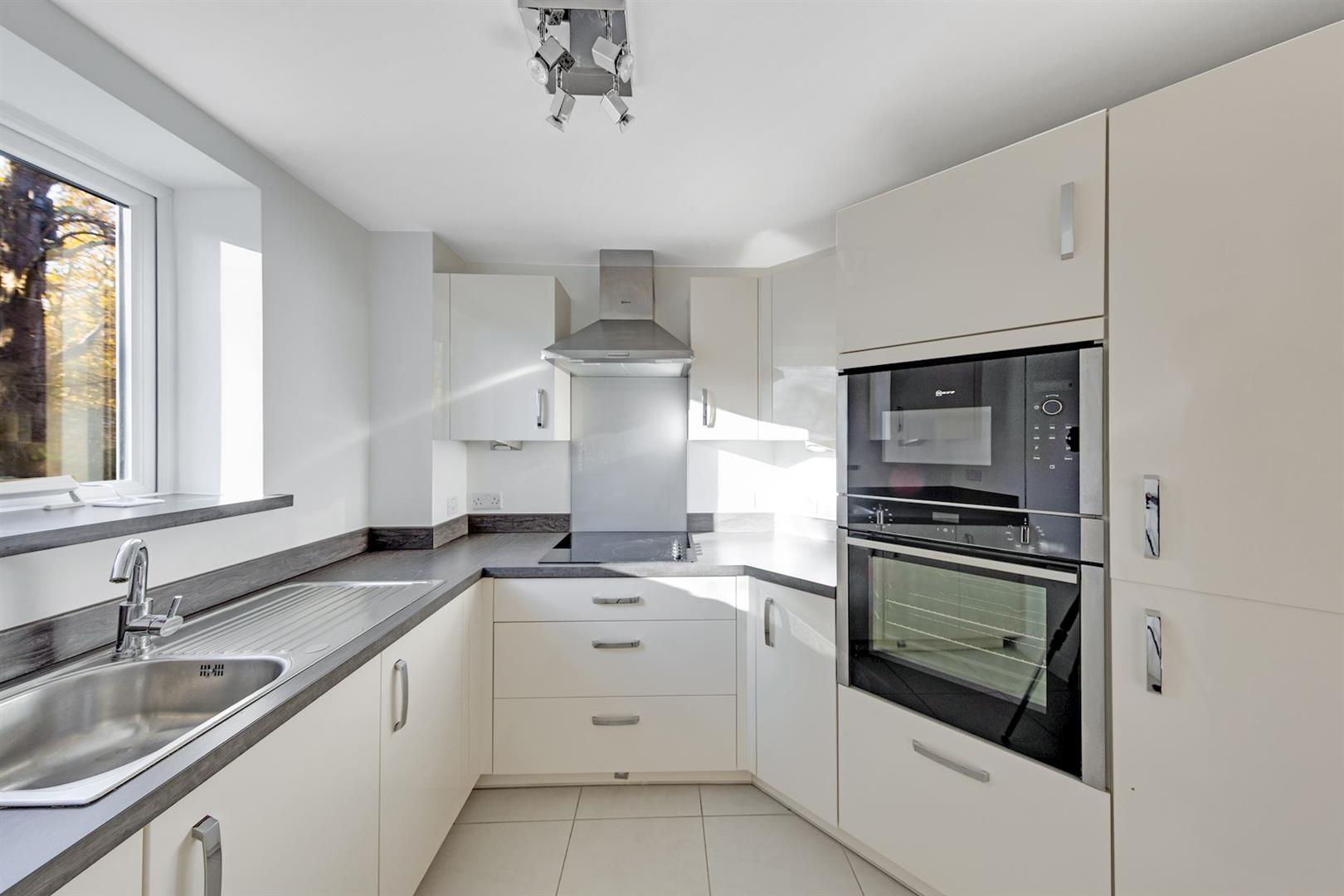 Birch Place, Dukes Ride, Crowthorne, RG45 6GT