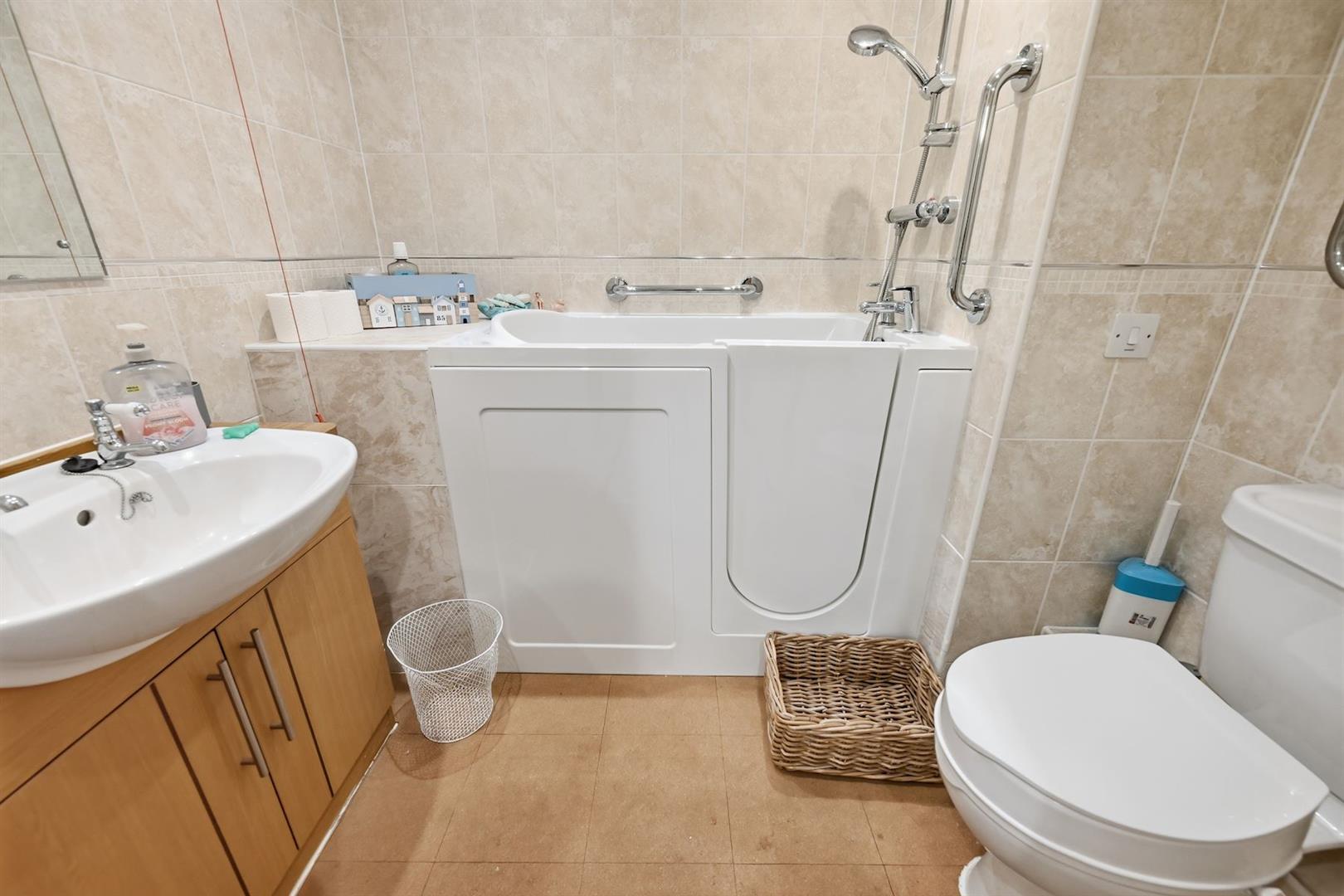 141 White Hart Lane, Romford, RM7 8LZ