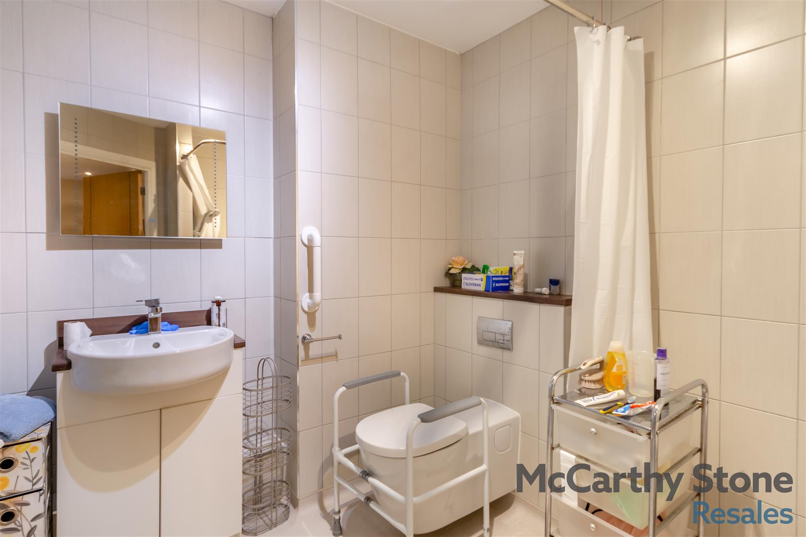 Wilford Lane, West Bridgford. River Facing Apartment