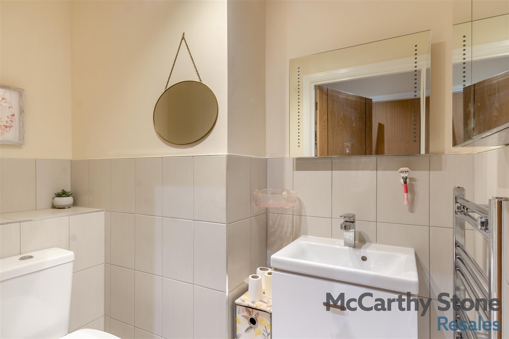 Wilford Lane, West Bridgford. River Facing Apartment