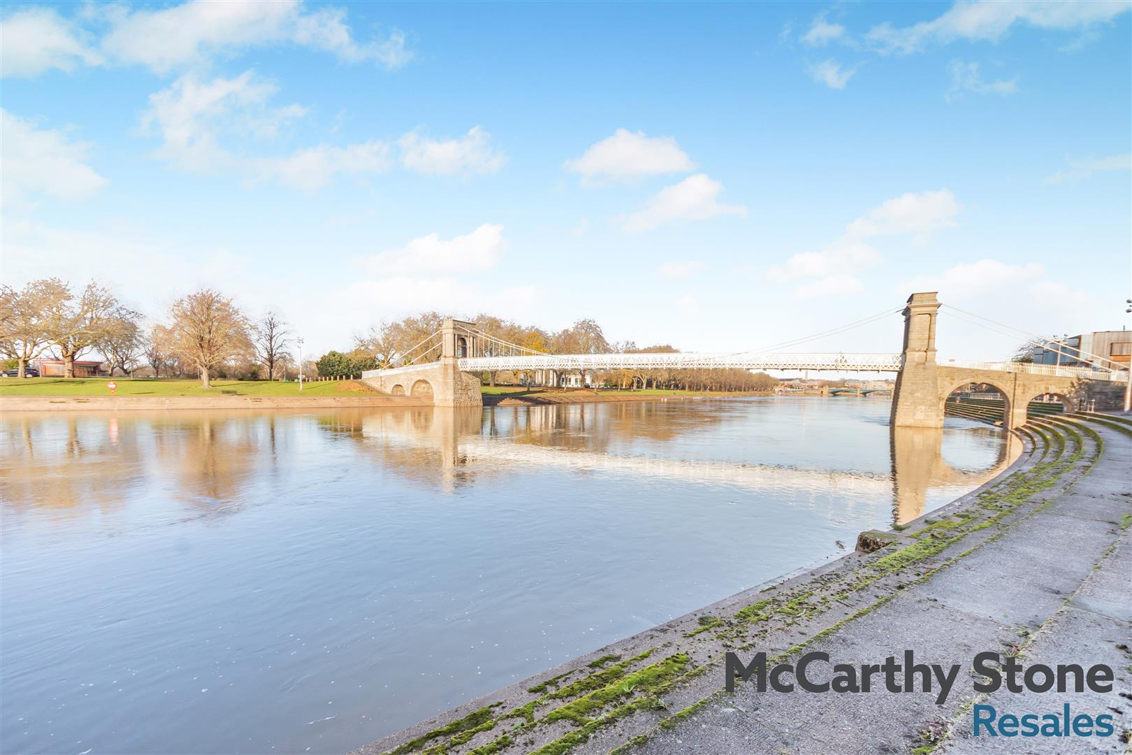 Wilford Lane, West Bridgford. River Facing Apartment
