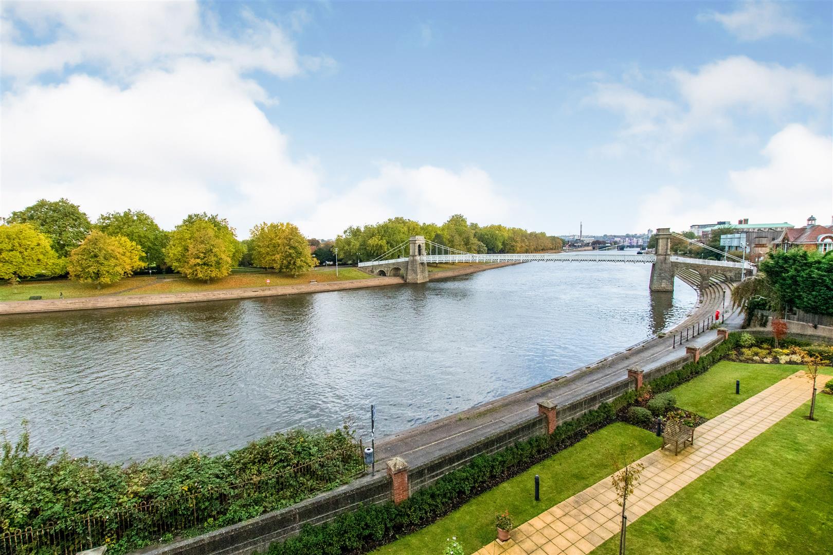Wilford Lane, West Bridgford. River Facing Apartment